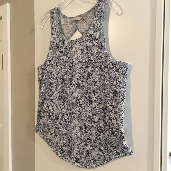 Athleta Crackle Looking Cut Out Back Tank Top - Picture 4 of 10